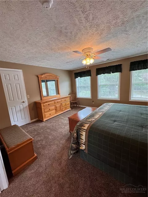 Bedroom - 25 Elderberry Loop, Newland, NC 28657 photo 5 of 6