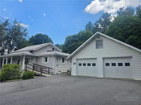 159 Hubert St, Newland, NC 28657