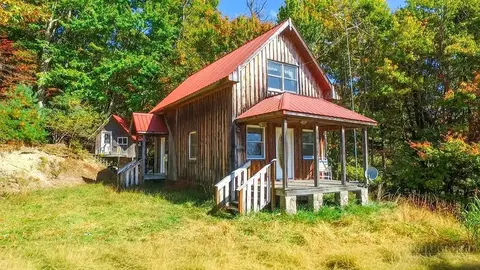 1260 Quillen Ridge Rd, Mouth Of Wilson, VA 24363