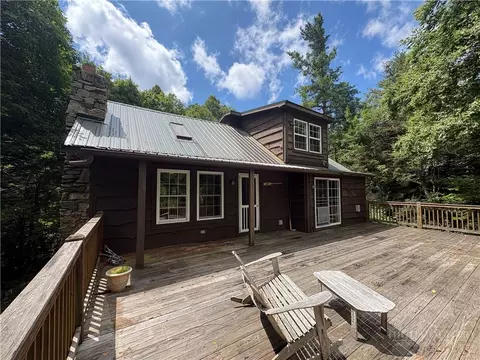 370 Parkway Forest Dr, Boone, NC 28607 photo 6