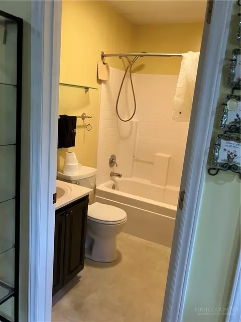 364 Roy E Brown Rd, Vilas, NC 28692 photo 15