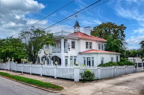 1010 SW College Ave, Lenoir, NC 28645