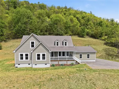 384 Clear Branch Dr, West Jefferson, NC 28694