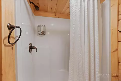 Bath - 165 John Dotson Rd, Boone, NC 28607 photo 2 of 2