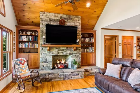 Living - 159 Oak Leaf Trl, Boone, NC 28607 photo 5 of 5