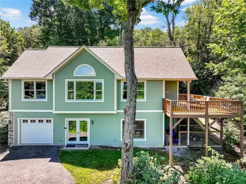 Exterior - 159 Oak Leaf Trl, Boone, NC 28607 photo 7 of 9