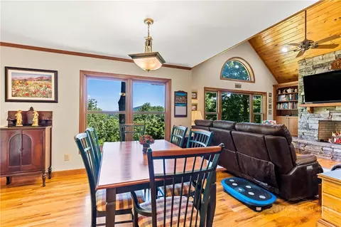 Dining - 159 Oak Leaf Trl, Boone, NC 28607 photo 2 of 3