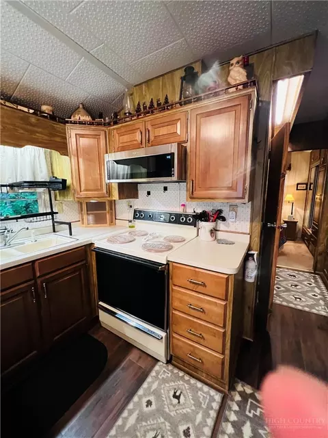85 Jack Pine Loop, Newland, NC 28657 photo 12