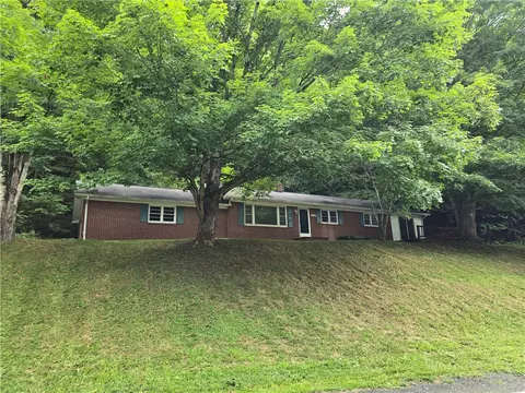 2158 W Mill Creek Rd, Warrensville, NC 28693