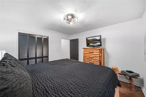 Bedroom - 151 Pond Creek Rd, Beech Mountain, NC 28604 photo 2 of 10