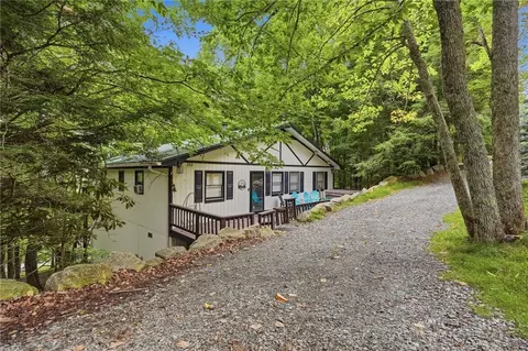 Exterior - 151 Pond Creek Rd, Beech Mountain, NC 28604 photo 11 of 12
