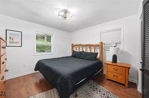 Bedroom - 151 Pond Creek Rd, Beech Mountain, NC 28604 photo 5 of 10