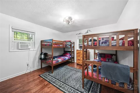 Bedroom - 151 Pond Creek Rd, Beech Mountain, NC 28604 photo 7 of 10
