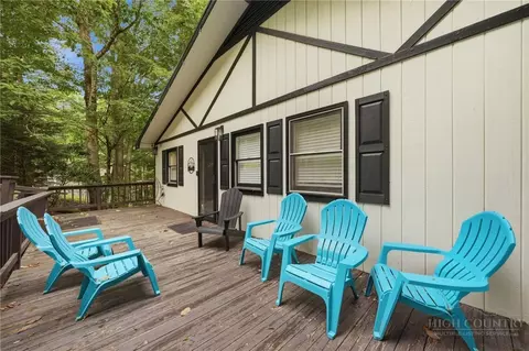 Exterior - 151 Pond Creek Rd, Beech Mountain, NC 28604 photo 10 of 12