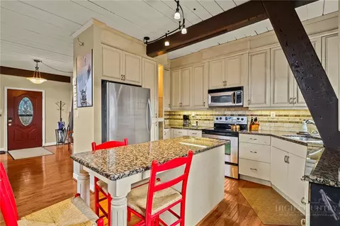 Kitchen - 207 Pinnacle Ridge Rd, Beech Mountain, NC 28604 photo 4 of 5