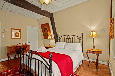 Bedroom - 207 Pinnacle Ridge Rd, Beech Mountain, NC 28604 photo 2 of 5