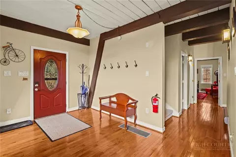 Entry Way - 207 Pinnacle Ridge Rd, Beech Mountain, NC 28604 photo 1 of 7