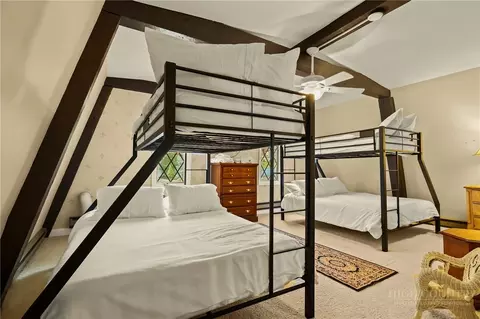 Bedroom - 207 Pinnacle Ridge Rd, Beech Mountain, NC 28604 photo 5 of 5
