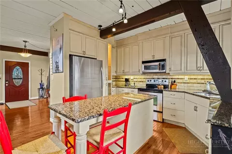 Kitchen - 207 Pinnacle Ridge Rd, Beech Mountain, NC 28604 photo 4 of 5