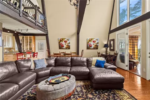 Living - 207 Pinnacle Ridge Rd, Beech Mountain, NC 28604 photo 6 of 6