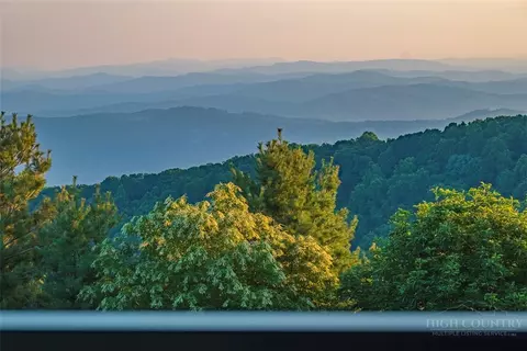 463 Ridge Rd, Roaring Gap, NC 28668 photo 4