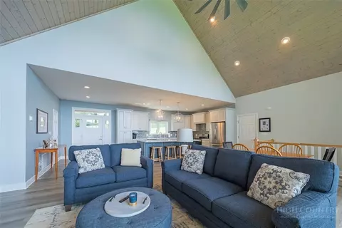 463 Ridge Rd, Roaring Gap, NC 28668 photo 7