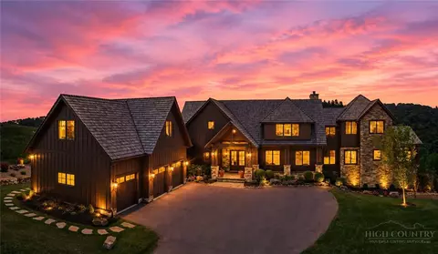 864 Thunderhill Trl, Blowing Rock, NC 28605