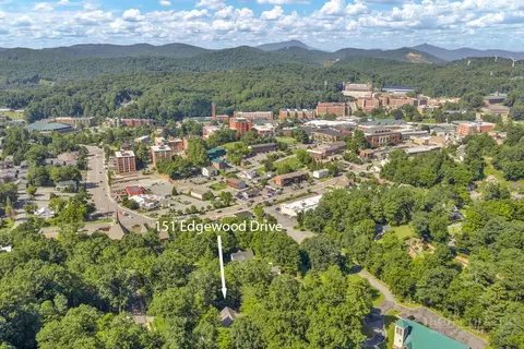 151 Edgewood Dr, Boone, NC 28607 photo 2