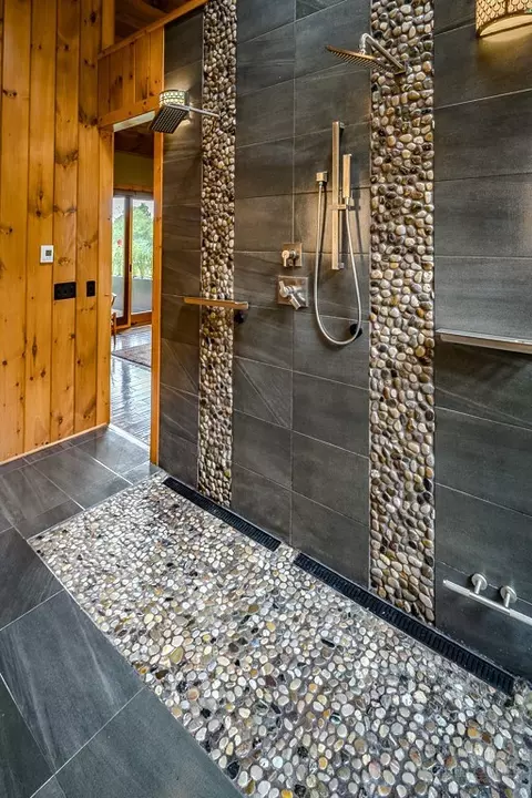 Bath - 179 Adams Rd, Vilas, NC 28692 photo 2 of 5