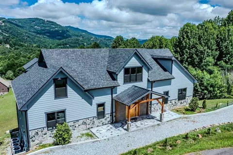 368 Fall Creek Meadows Ln, Elk Park, NC 28622