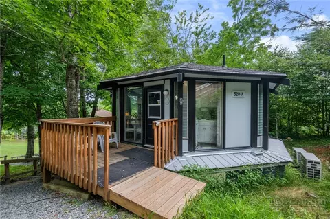 520 Briarcliff Rd, Banner Elk, NC 28604