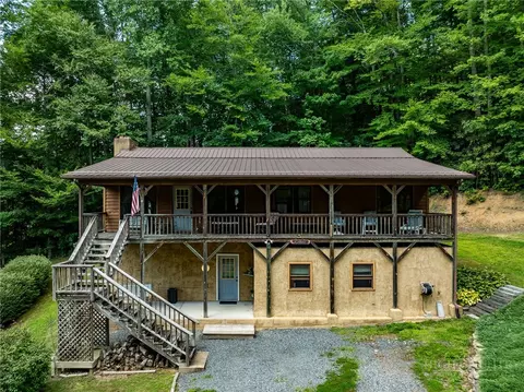 906 Mountain Dale Rd, Vilas, NC 28692