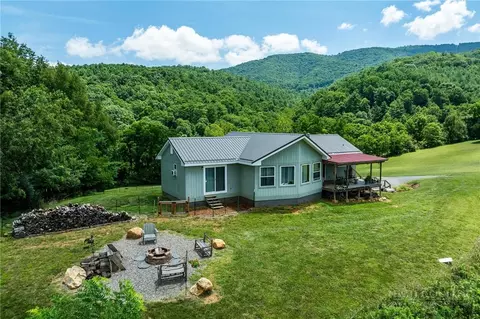 1131 Dug Hill Rd, Mountain City, TN 37683