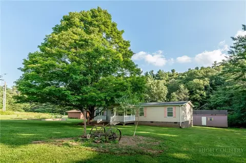 Exterior - 150 Grizzly Ln, Boone, NC 28607 photo 6 of 8