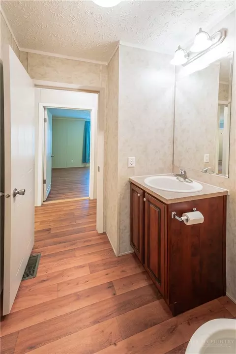 Bath - 150 Grizzly Ln, Boone, NC 28607 photo 3 of 3