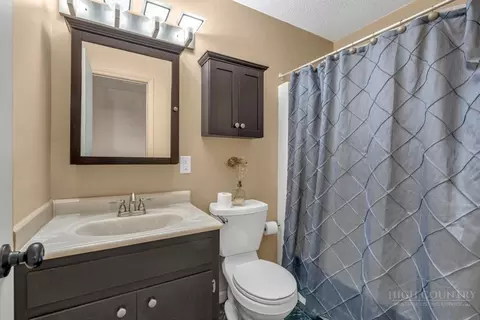 Bath - 101 Hornbeam Rd #1D, Beech Mountain, NC 28604 photo 1 of 2