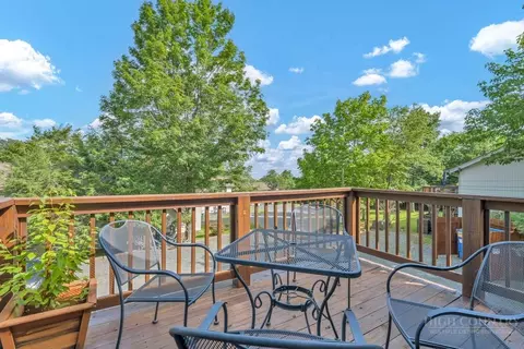 Exterior - 101 Hornbeam Rd #1D, Beech Mountain, NC 28604 photo 6 of 8