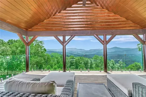 Exterior - 1501 Beech Mountain Pkwy, Banner Elk, NC 28604 photo 2 of 8