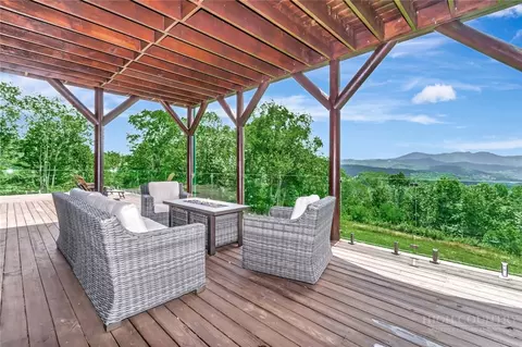 Exterior - 1501 Beech Mountain Pkwy, Banner Elk, NC 28604 photo 3 of 8