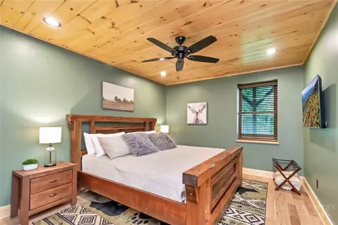 Bedroom - 1501 Beech Mountain Pkwy, Banner Elk, NC 28604 photo 8 of 8
