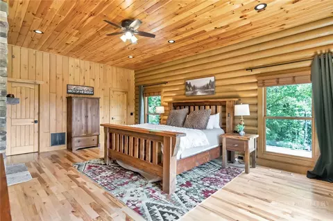 Bedroom - 1501 Beech Mountain Pkwy, Banner Elk, NC 28604 photo 1 of 8