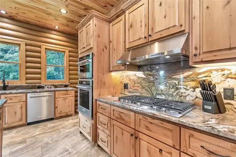 Kitchen - 1501 Beech Mountain Pkwy, Banner Elk, NC 28604 photo 6 of 10