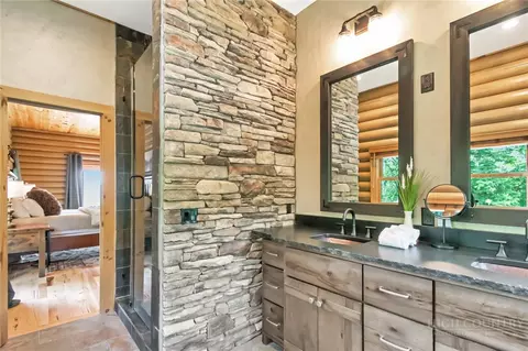 Bath - 1501 Beech Mountain Pkwy, Banner Elk, NC 28604 photo 2 of 6