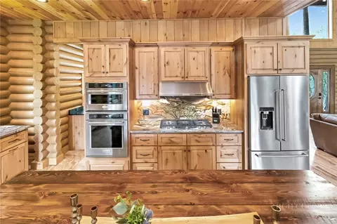 Kitchen - 1501 Beech Mountain Pkwy, Banner Elk, NC 28604 photo 5 of 10