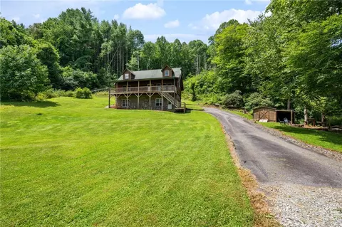 Exterior - 2717 Meat Camp Rd, Boone, NC 28607 photo 3 of 13