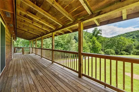 Exterior - 2717 Meat Camp Rd, Boone, NC 28607 photo 9 of 13