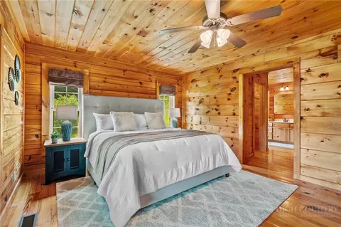 Bedroom - 2717 Meat Camp Rd, Boone, NC 28607 photo 2 of 6