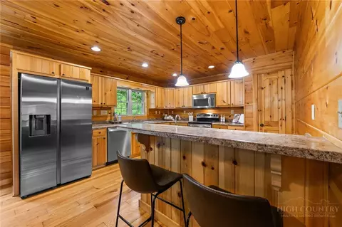 Kitchen - 2717 Meat Camp Rd, Boone, NC 28607 photo 2 of 4