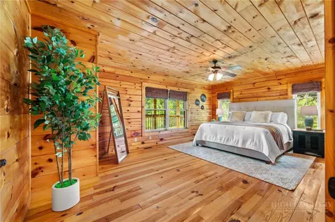 Bedroom - 2717 Meat Camp Rd, Boone, NC 28607 photo 1 of 6