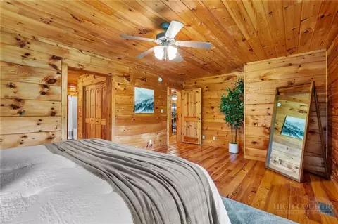 Bedroom - 2717 Meat Camp Rd, Boone, NC 28607 photo 3 of 6